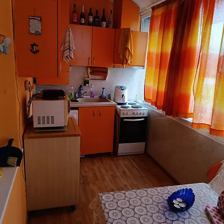 на центъра на до фонтаните и морето и градинта *