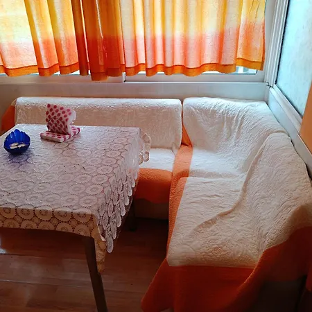 Appartement на центъра на до фонтаните и морето и градинта