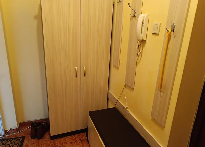 на центъра на до фонтаните и морето и градинта